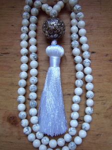 Howlite Mala